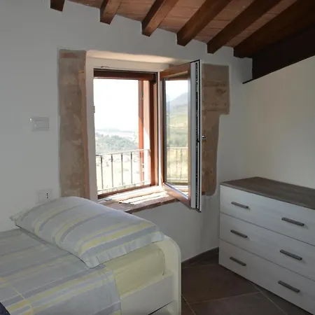 Casa Via Fantosati Треви