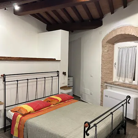 Casa Via Fantosati * Trevi